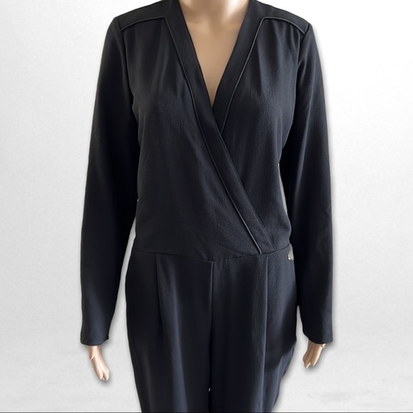 Elegant Black Jumpsuit - Picture 5 of 13